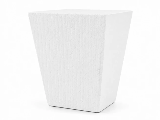 13 - Dřevěné bílé 9 cm vysoké
